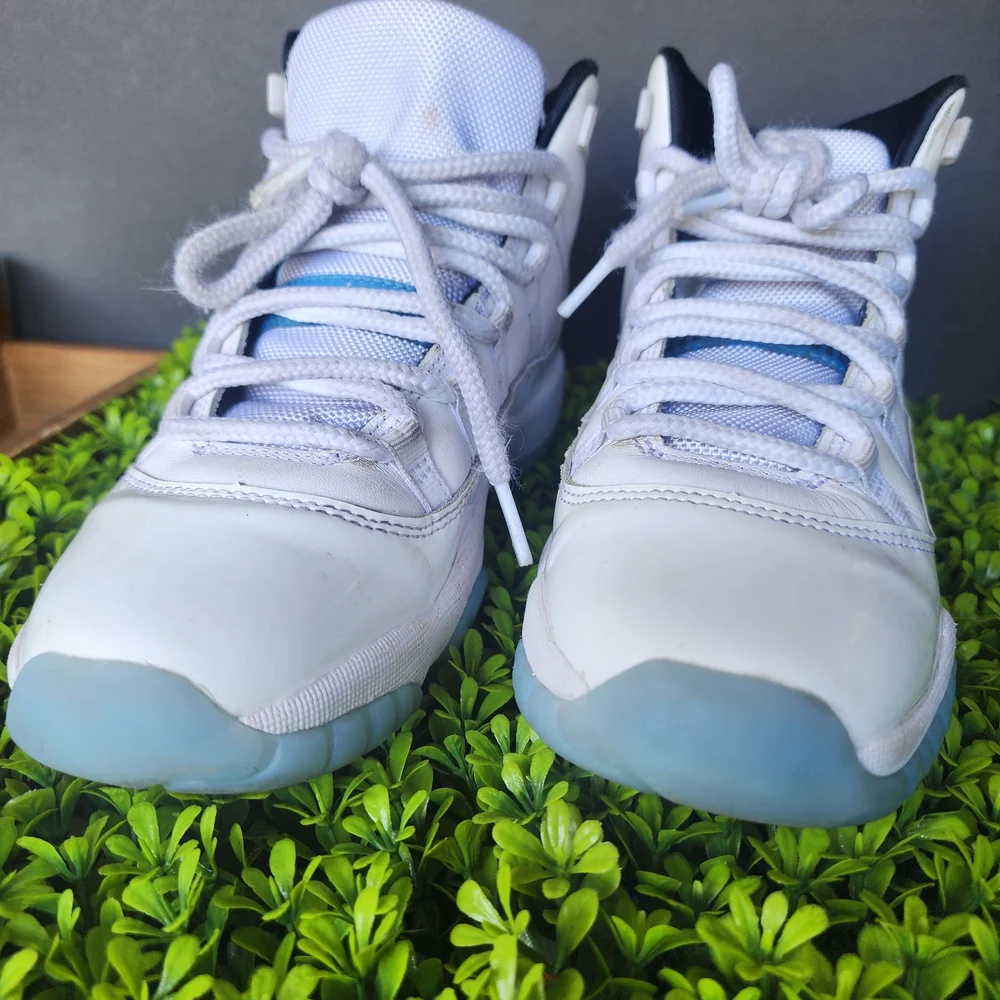 Jordan 11 Retro Legend Blue - Picture 14 of 15